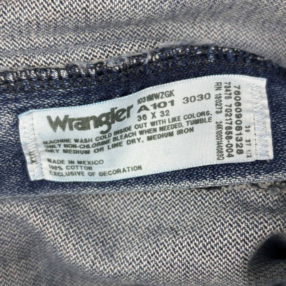 Wrangler Cowboy Cut Jeans Mens 36X32 Blue Relaxed Fit High Rise Denim NWT - Picture 3 of 15